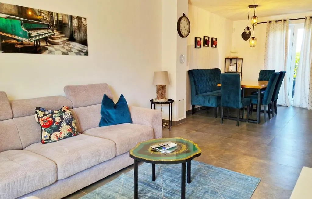 Beautiful Villa Piccolo Paradiso In Novigrad Buzinija