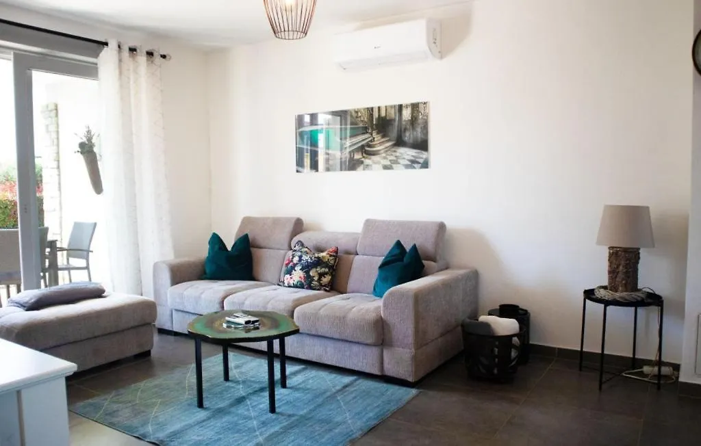 Beautiful Villa Piccolo Paradiso In Novigrad Buzinija